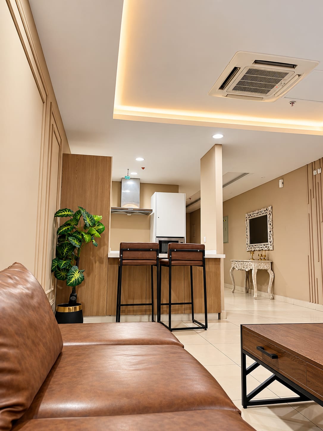 The Heritage Suite — interior photograph 3
