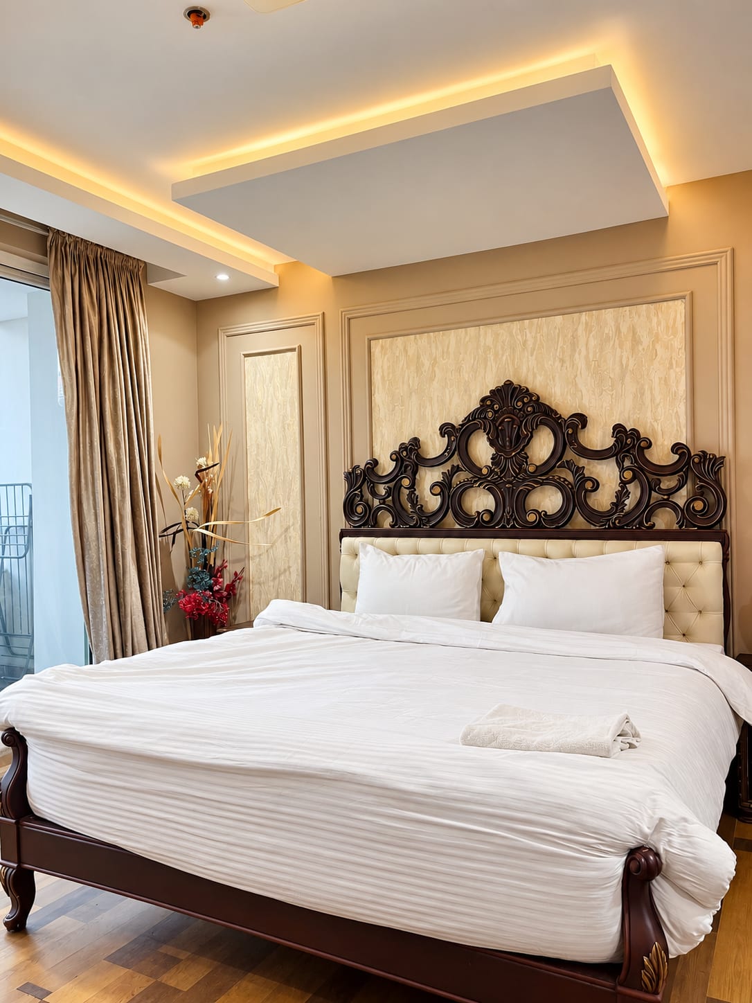 The Heritage Suite — interior photograph 4